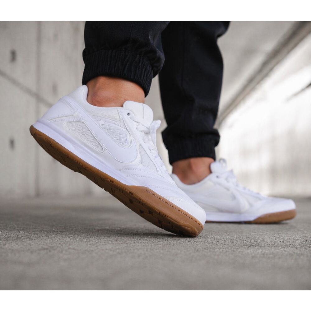 Nike Gato Shoes Mens Size 11.5 Indoor Soccer Futbol HQ6019-100 Gum Sole